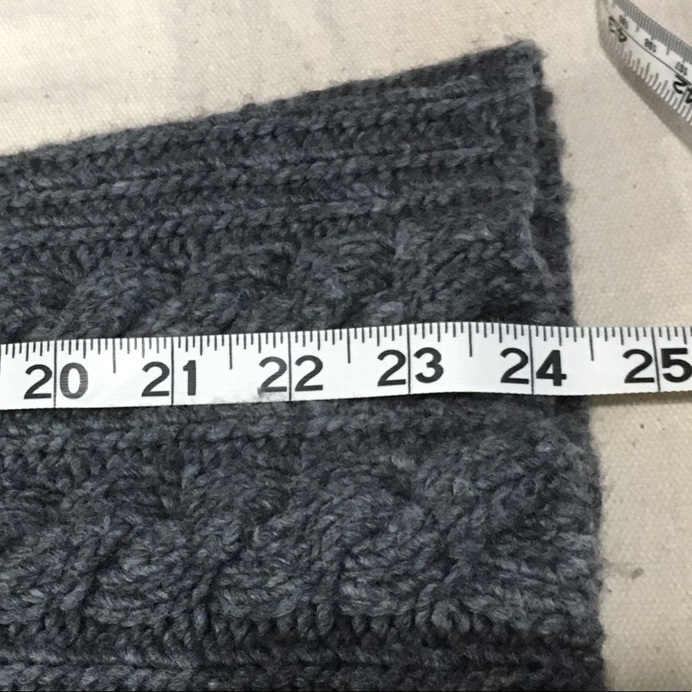 SALE!!! Eddie Bauer Gray Two-Button Cable Sweater Vest, Sz. Small - Picture 15 of 16